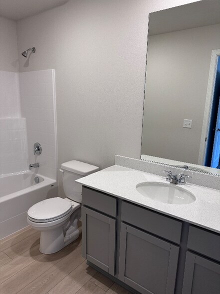 Building Photo - 181 E Lupine Ln