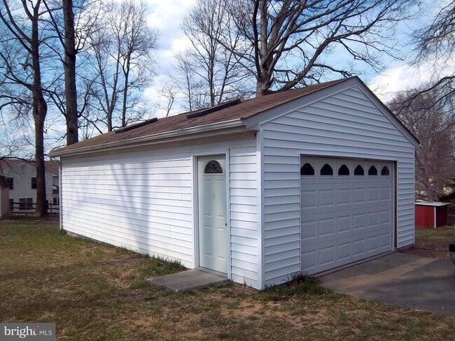 Building Photo - 5118 Avoca Ave