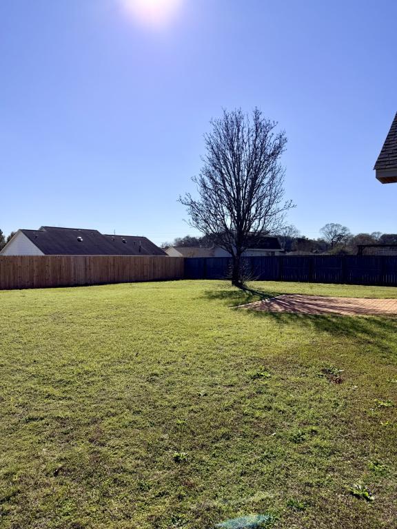 Building Photo - 103 Fieldstone Dr