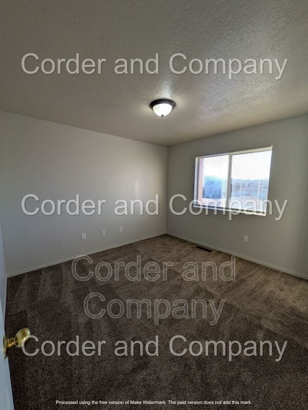 Building Photo - 11243 Campo Del Oso Ave NE