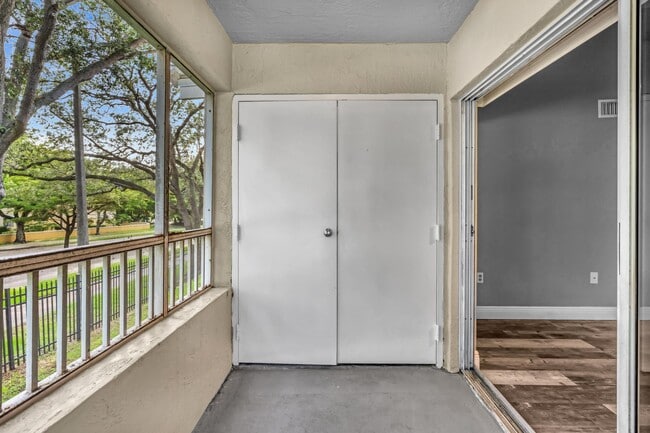 Building Photo - 2890 N Oakland Forest Dr