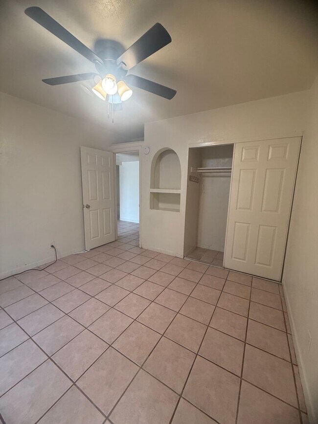 Building Photo - 426 Southwind Dr