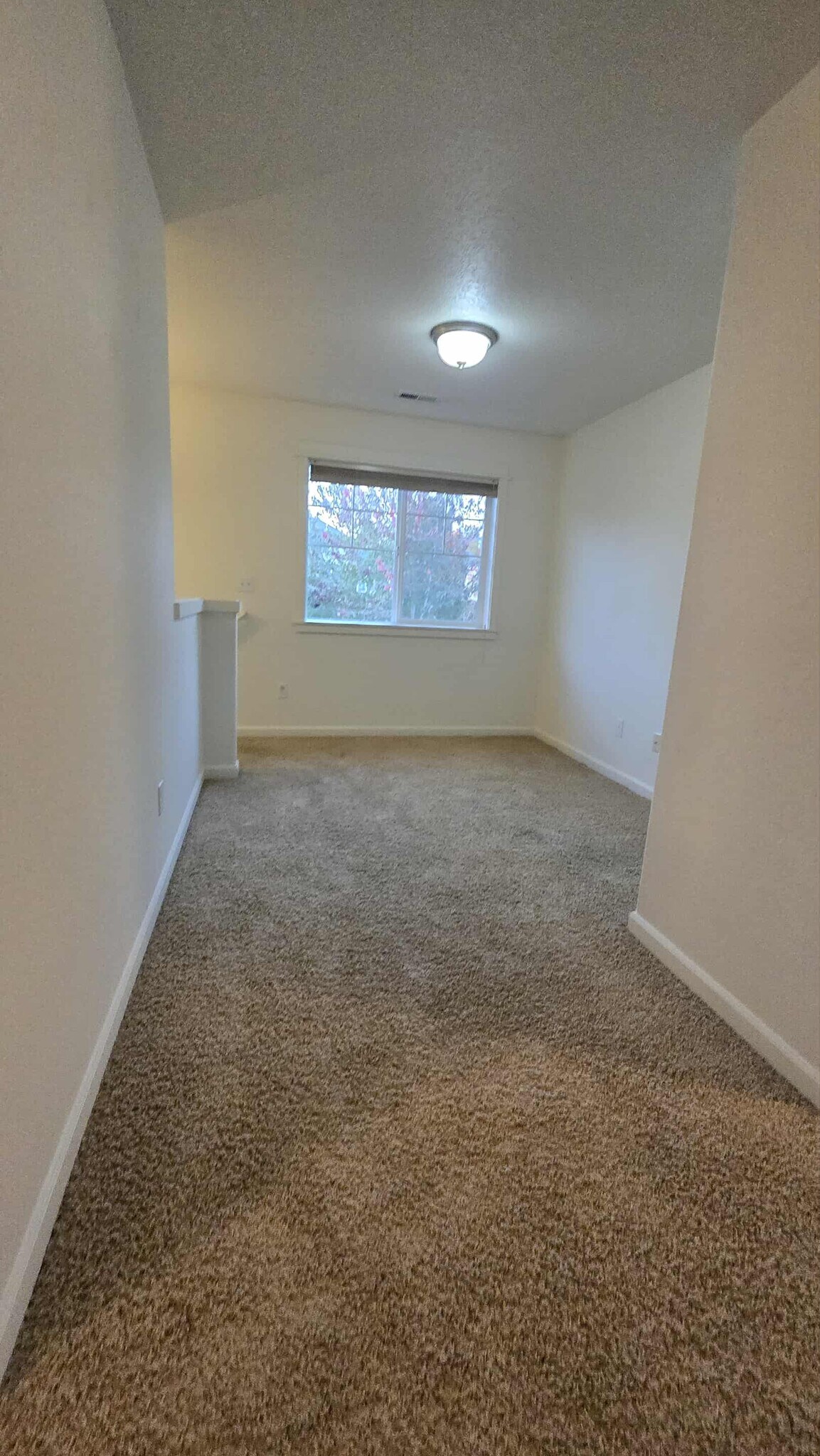 Building Photo - 16575 SE Windswept Waters Dr