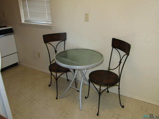 Building Photo - 4143 2 W Main St