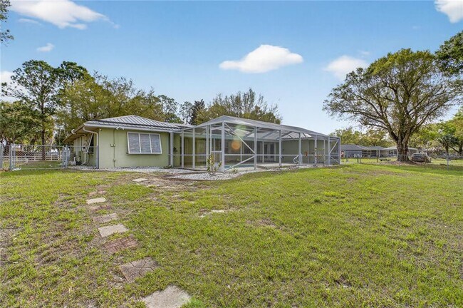 Building Photo - 2065 Oak Beach Blvd