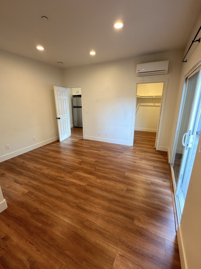 Building Photo - 4572 Onondaga Ave