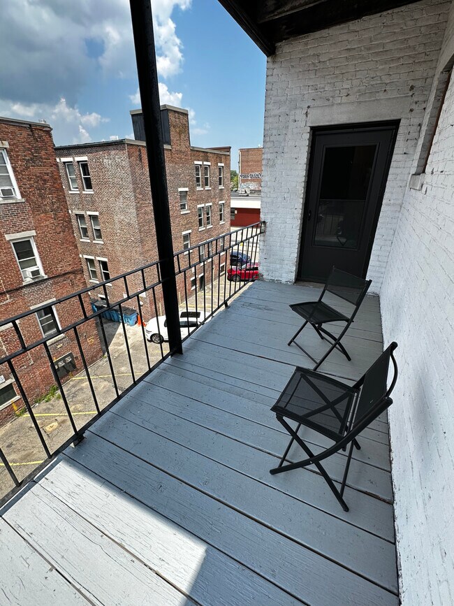 Building Photo - 11 Gorham St