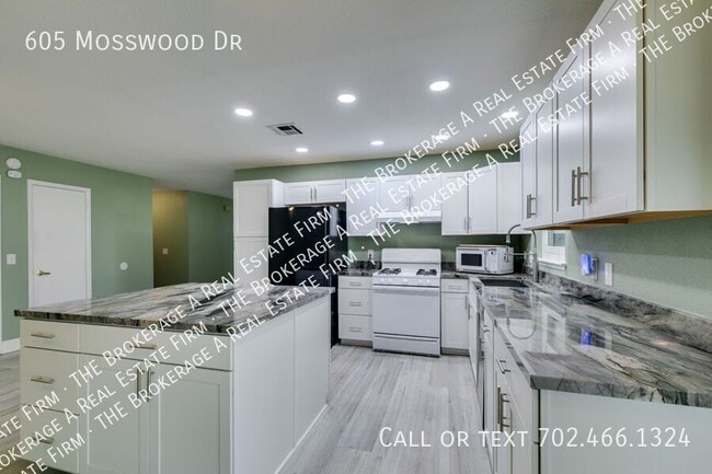 Building Photo - 605 Mosswood Dr