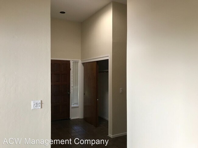 Building Photo - 3 br, 2 bath House - 985 Channing Ave.