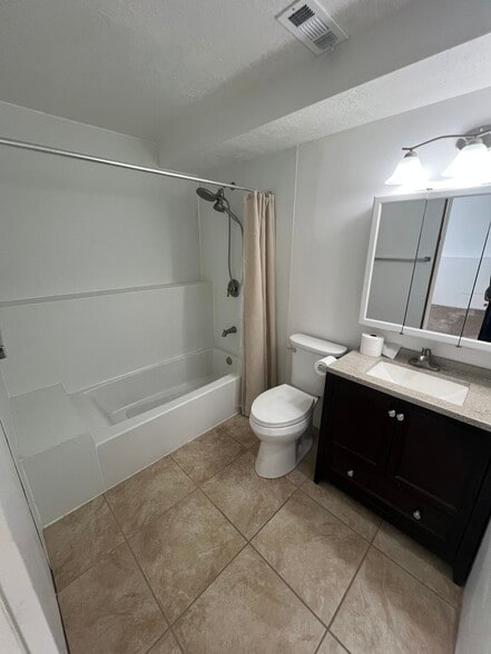 Building Photo - 1767 N 600 W