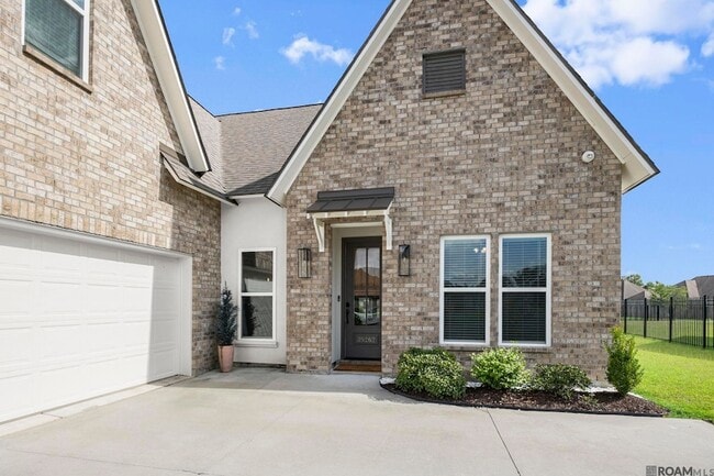 Building Photo - 39262 Bridge Path Ln