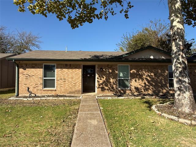 Primary Photo - 811 Roaming Rd Dr