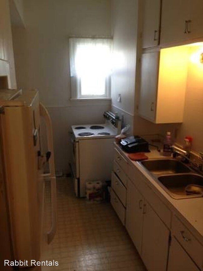 Building Photo - 4 br, 2 bath House - 716&718 4th St