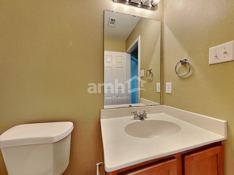 Building Photo - 8923 Wild Rose Ln