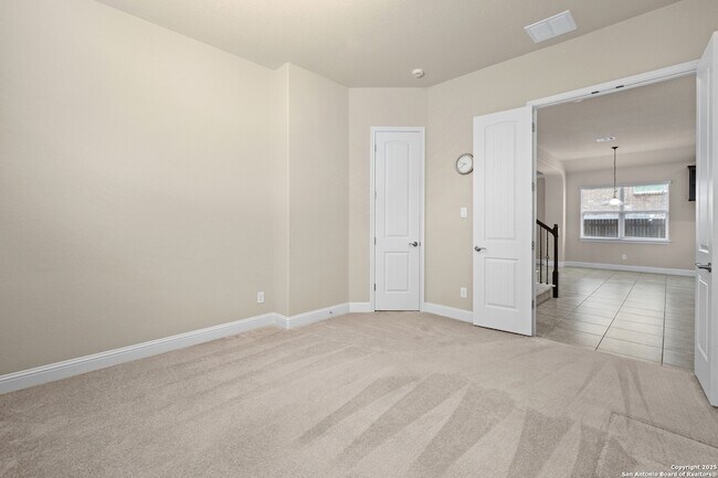 Building Photo - 723 Viento Point