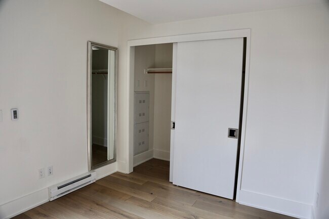 Building Photo - 1075 Market St