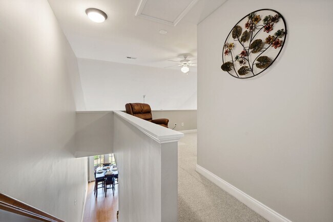 Building Photo - 2 Bed, 2 Bath SW Durham Townhome Near Duke and UNC * Mid or Long Term Rental