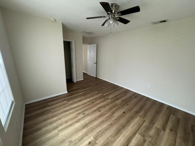 Building Photo - 805 S Texas Blvd