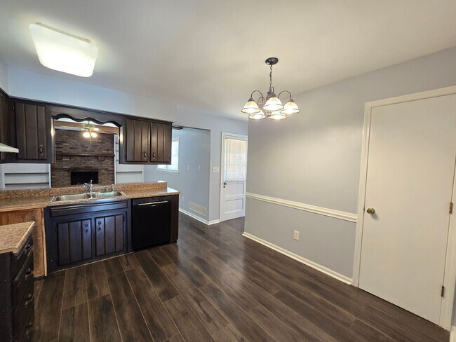 Building Photo - Brick Ranch in the heart of Jeffersontown! Featuring hardwood styled floors, 3 Bedrooms, 1.5 Bath...