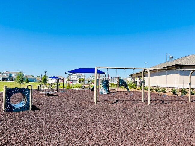 Building Photo - 5670 SW 77th Ave