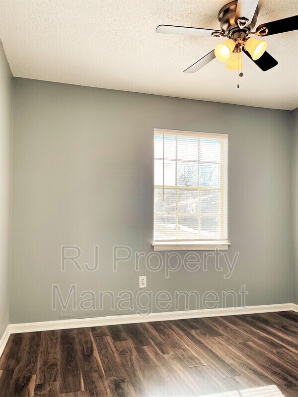 Building Photo - 3716 Bluff Wood Dr