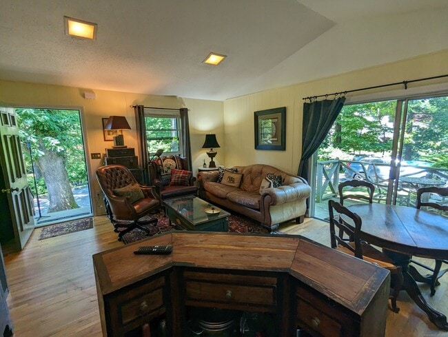 Building Photo - 3 Wild Rose Ln