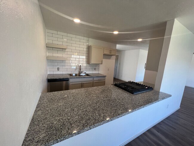 Building Photo - Pre Leasing for Fall 2026! Remodeled 3/2 near LCU!