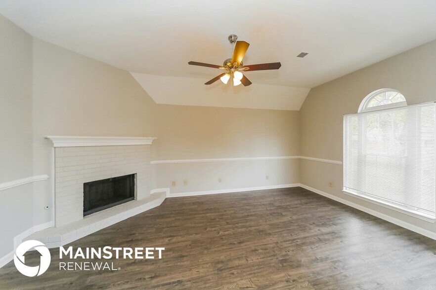 Building Photo - 215 Guthrie Dr