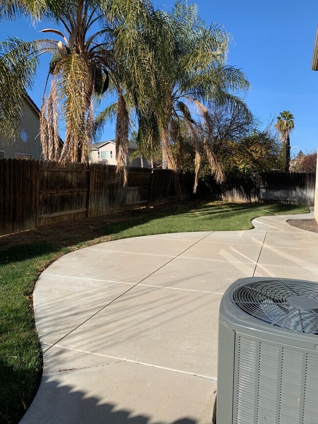 Building Photo - Beautiful home in Patterson