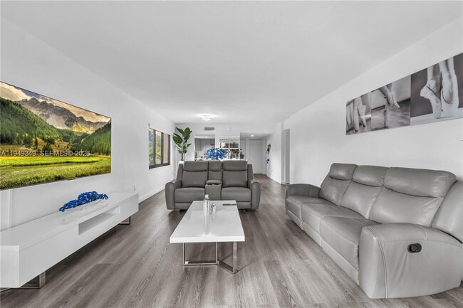 Building Photo - 20841 San Simeon Way