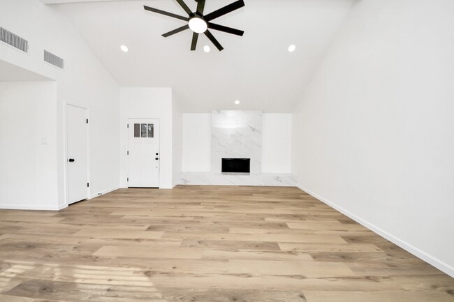 Building Photo - 3305 Avenue R