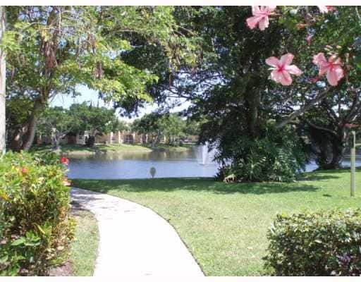 Building Photo - 800 Cypress Park Way