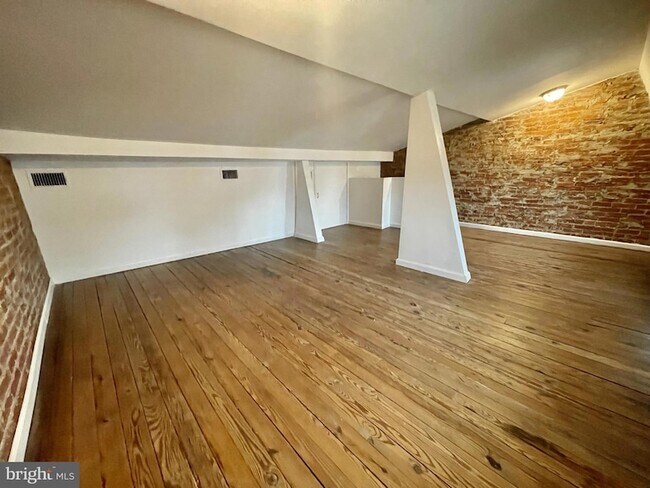 Building Photo - 1416 Webster St NW