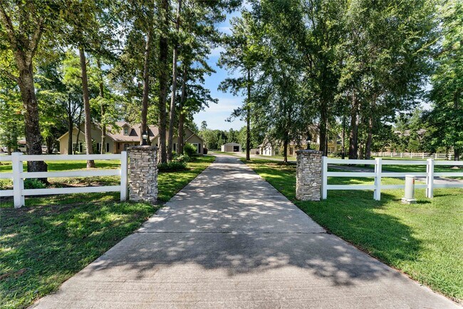 Building Photo - 15680 Connie Ln