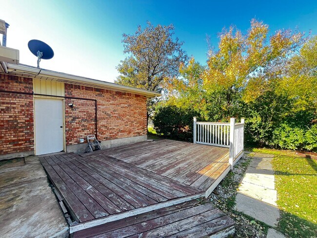 Building Photo - 4807 NW Cheyenne Ave