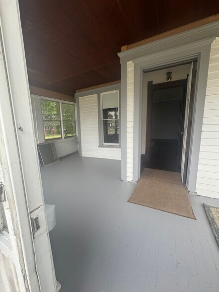 Sunroom - 733 16th Ave