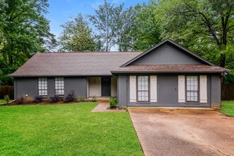 Building Photo - 1606 Edgewood Pl