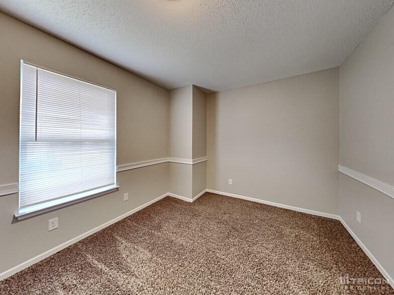 Building Photo - 6572 W Jefferson Ct