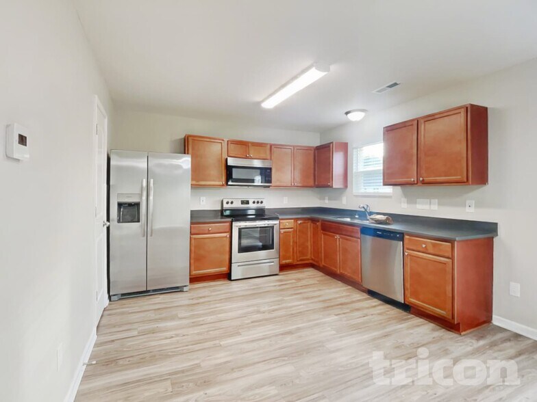 Building Photo - 1110 Langston Dr