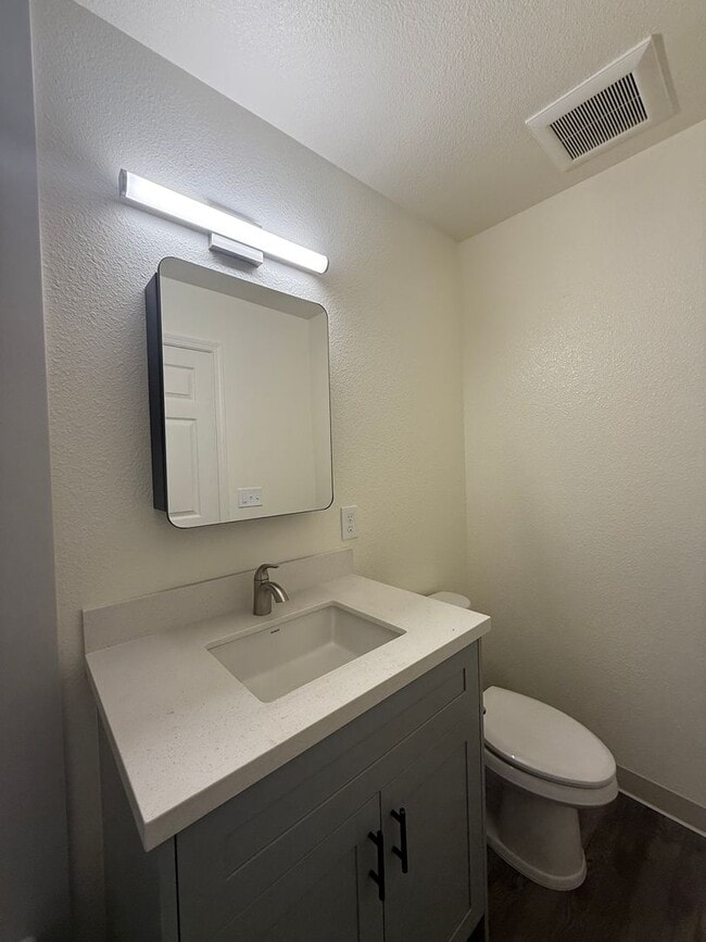 Building Photo - Free Month of Rent for Move in before Dec 1st - Brand New Upstairs 3 Bedroom Apartment