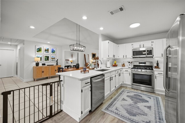 Building Photo - 10518 Sand Pass Ln