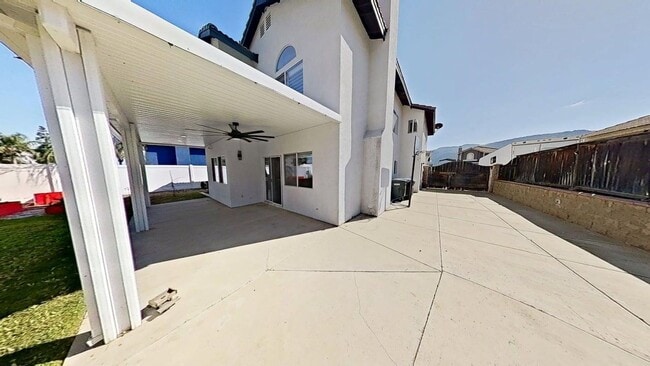 Building Photo - 15108 Ficus St