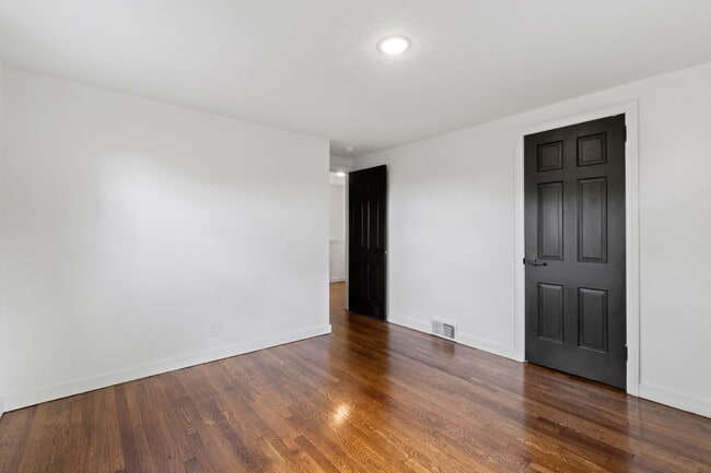 Building Photo - AVAILABLE NOW! Fully RENOVATED 3 bedroom in McKeesport!