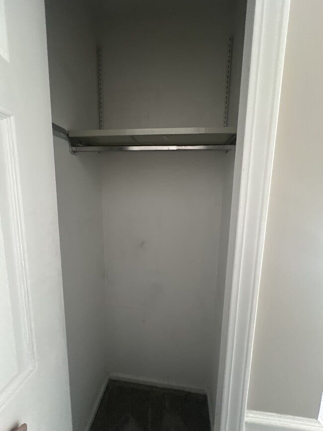 Building Photo - 1155 Charter Oak Ln