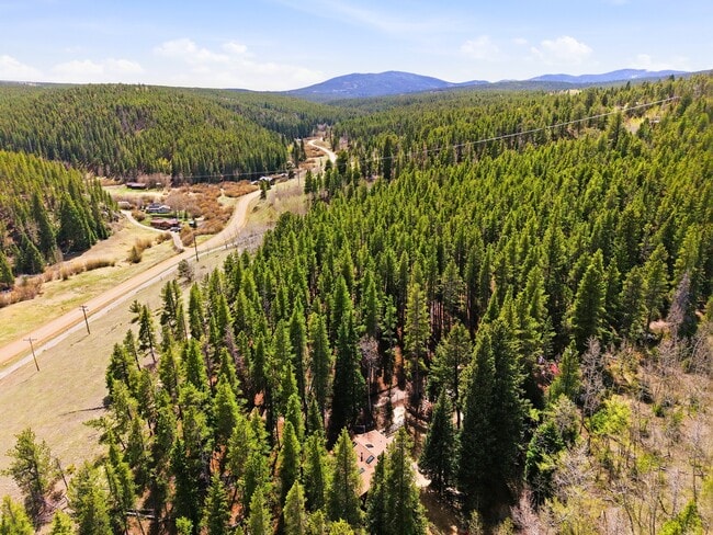 Building Photo - 2299 S Beaver Creek Rd