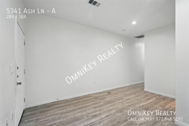 Building Photo - 5341 Ash Ln