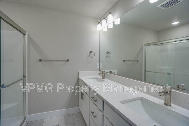 Building Photo - 2347 E Otter Lp