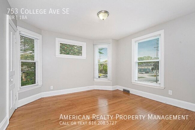 Building Photo - 753 College Ave SE