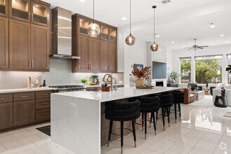 Building Photo - 702 Serene Estates Dr