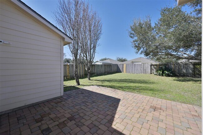 Building Photo - 28927 Rio Grande River Dr